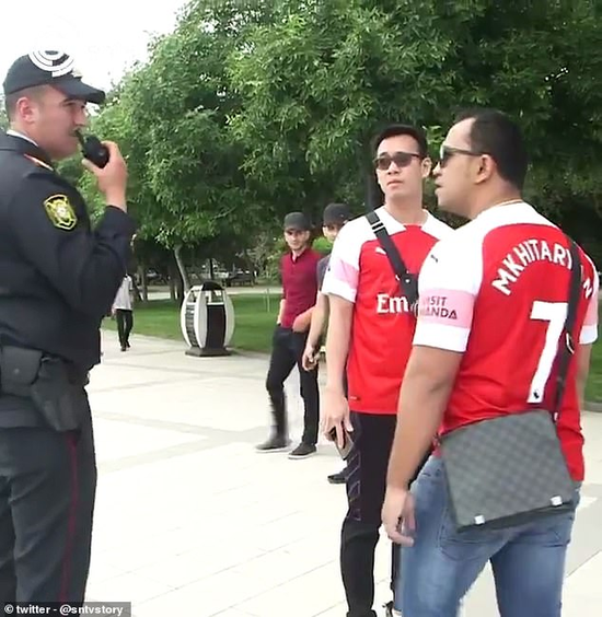 阿森纳球迷抵达阿塞拜疆观战欧联 却遭到警方阻拦